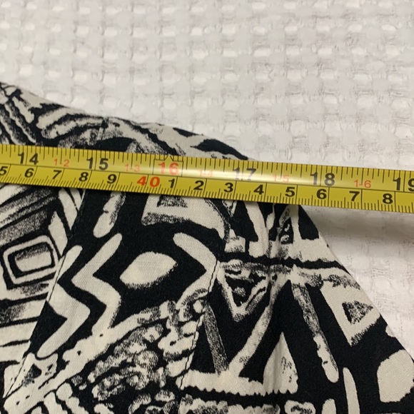 Black and white print dress with short sleeves oval neck line Fit and flare - Picture 14 of 14